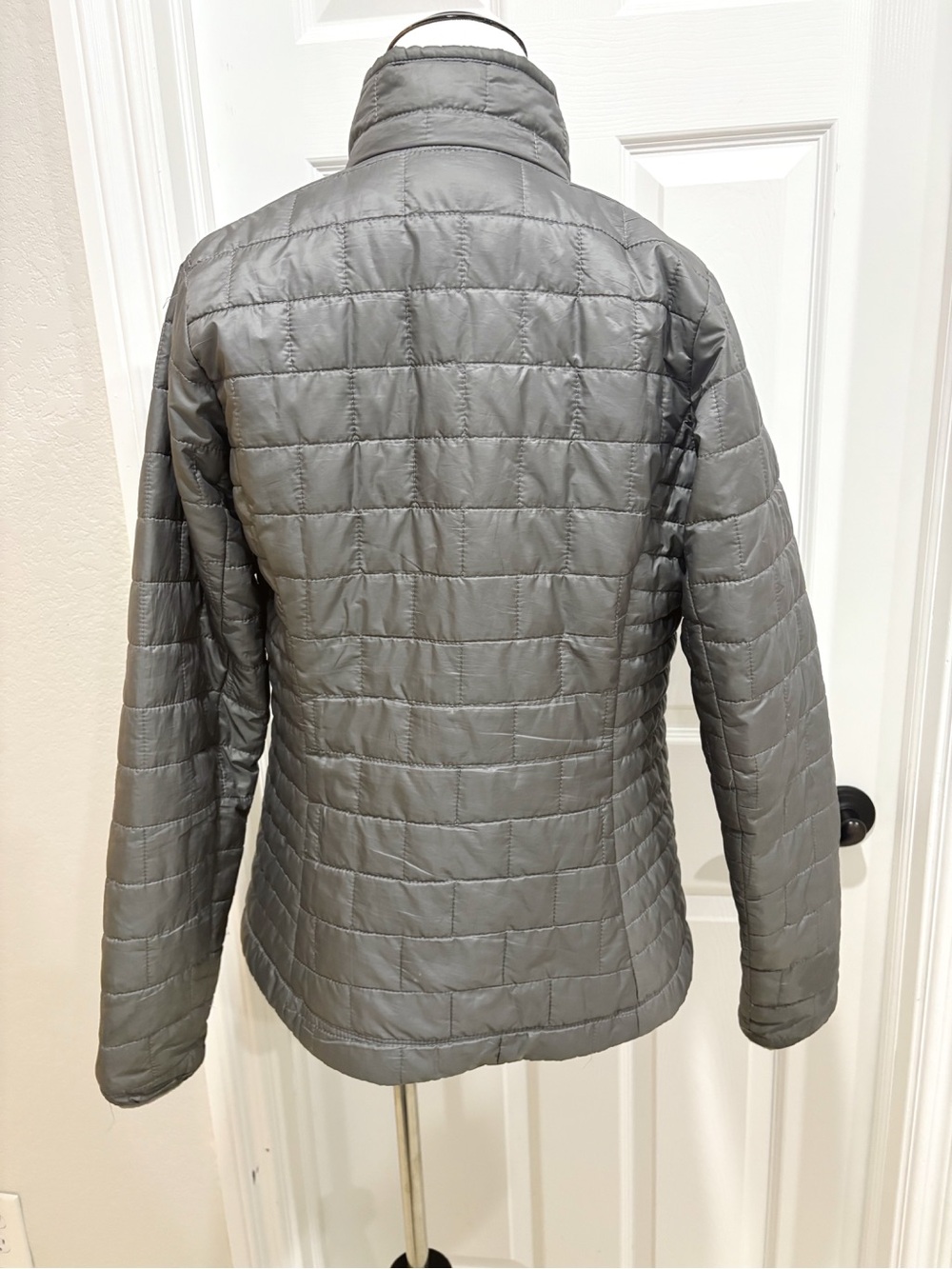 Patagonia Women's Nano Quilted Puff Jacket - Shiney Silver Small - Picture 7 of 8
